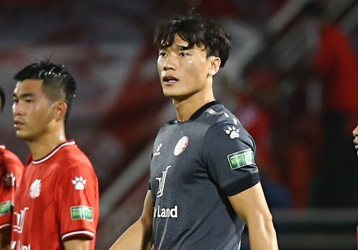 HLV Tran Minh Chien: 'Bui Tien Dung se co co hoi bat chinh' hinh anh