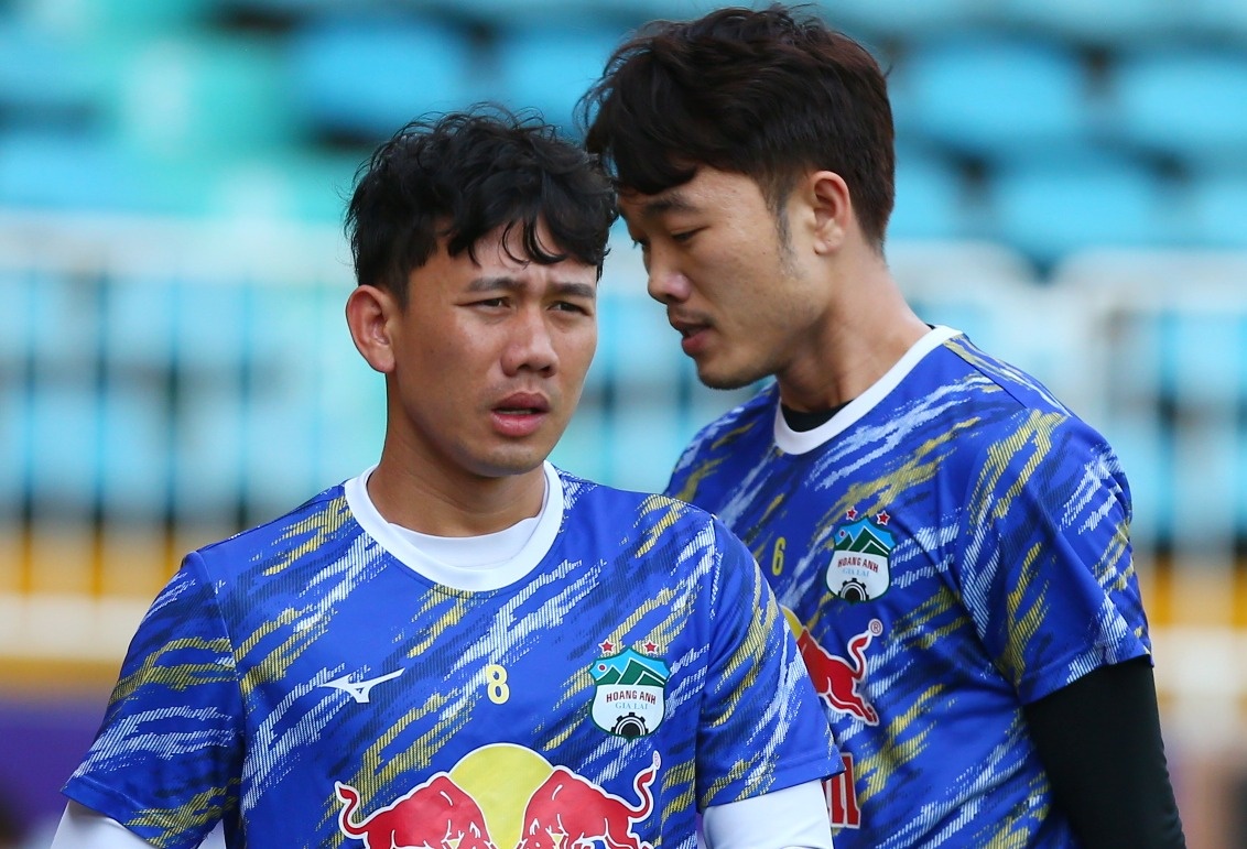 Trong tai mac sai sot o tran HAGL gap Binh Dinh hinh anh