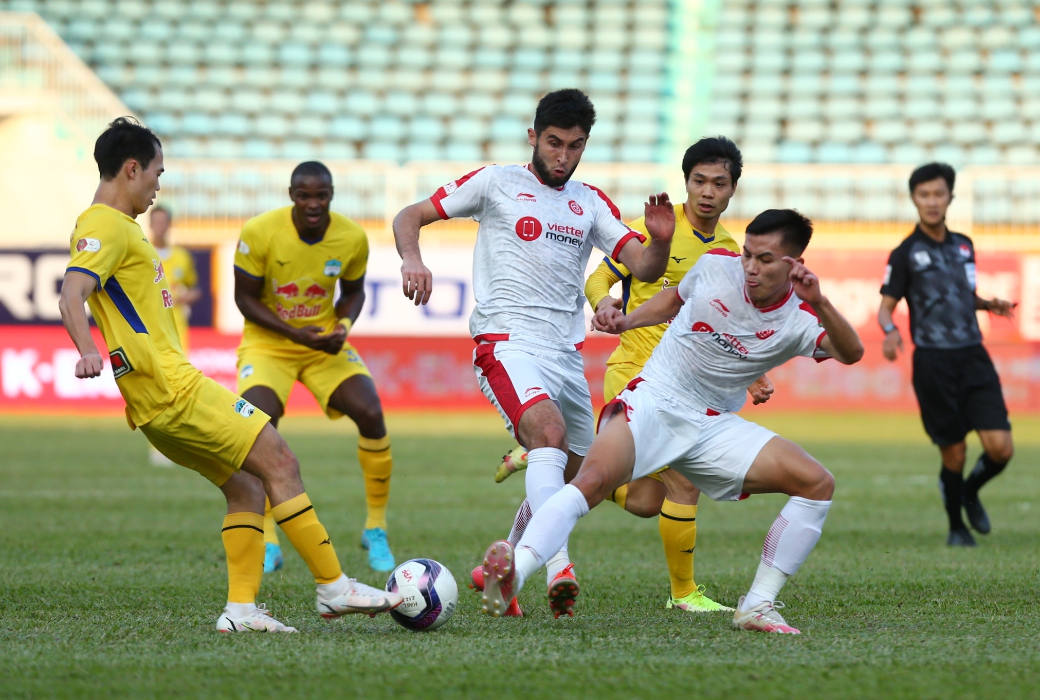Cong Phuong la het an mung cu panenka thanh cong anh 7