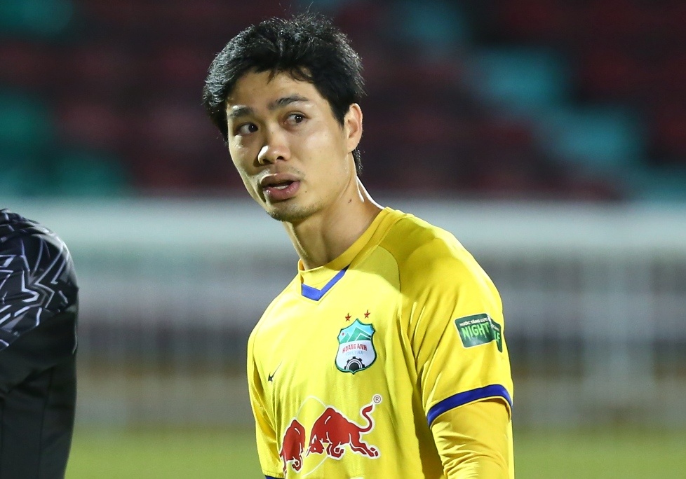 HLV Kiatisuk: 'Toi muon Cong Phuong ghi hat-trick' hinh anh