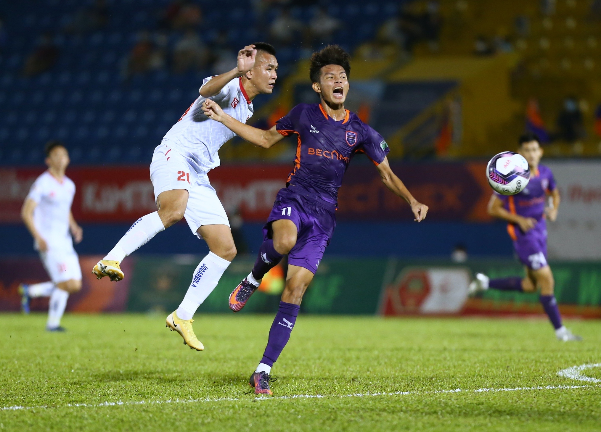 HLV Chu Dinh Nghiem thac mac trinh do trong tai anh 1