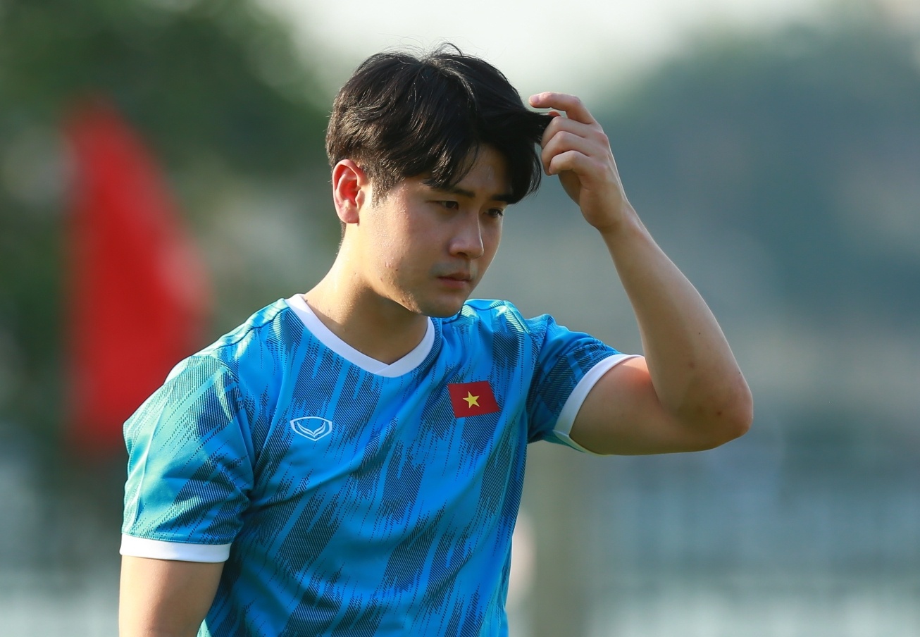 Tro ly U23 Viet Nam do tham buoi hop bao cua Indonesia hinh anh