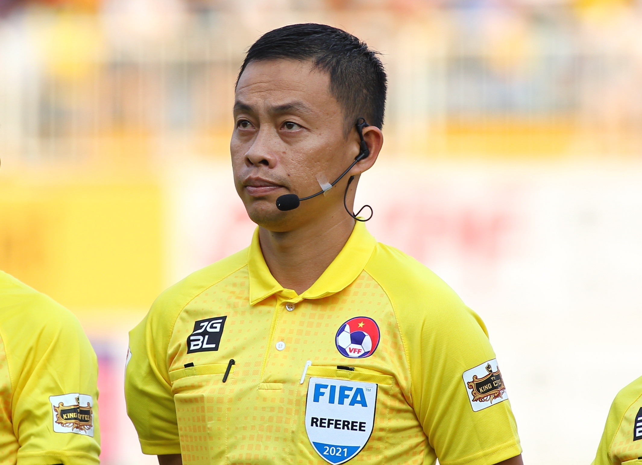 Viet Nam co so luong trong tai FIFA bang Lao va Campuchia hinh anh