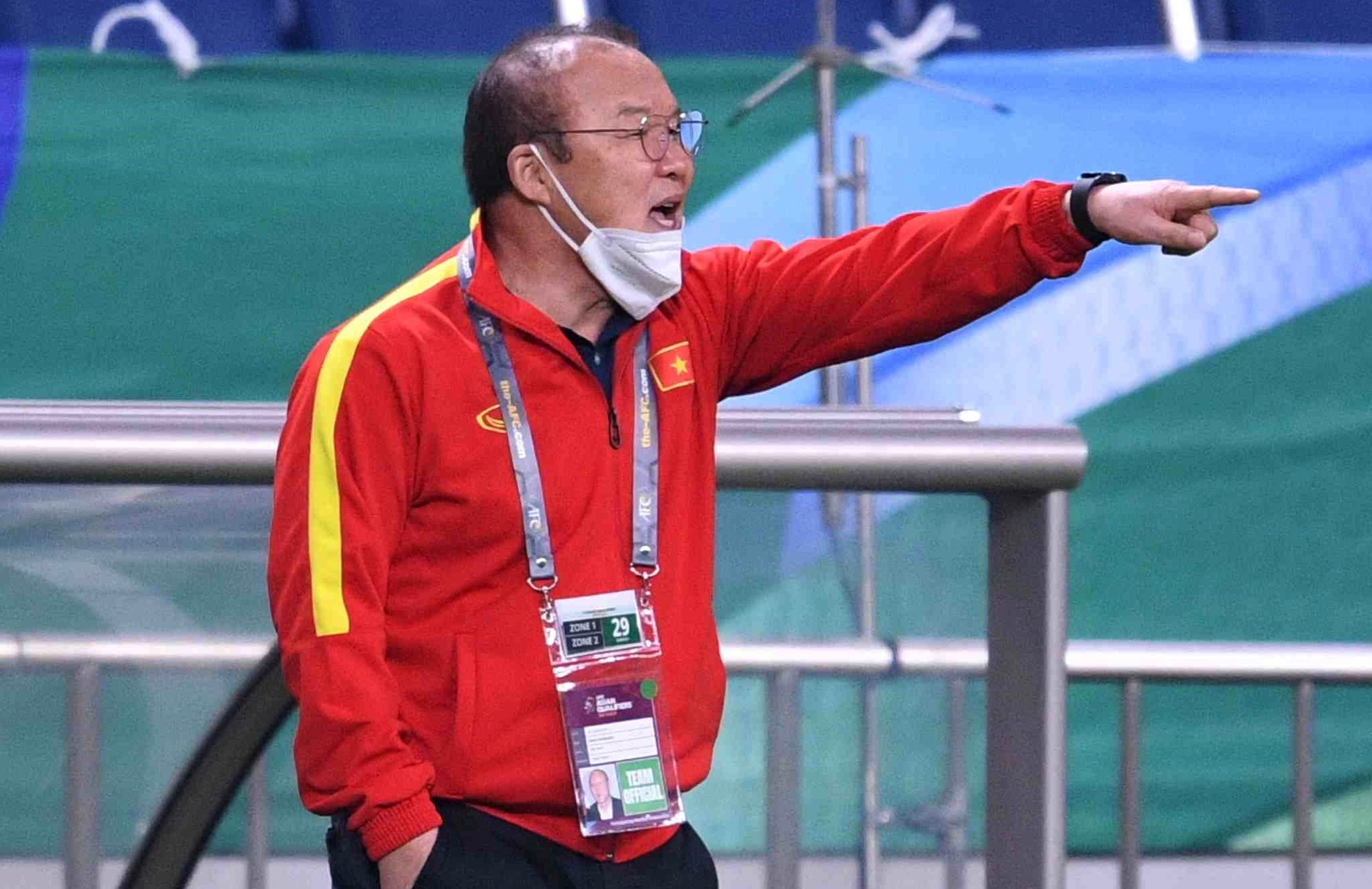 HLV Park co sai khi xem VAR? hinh anh