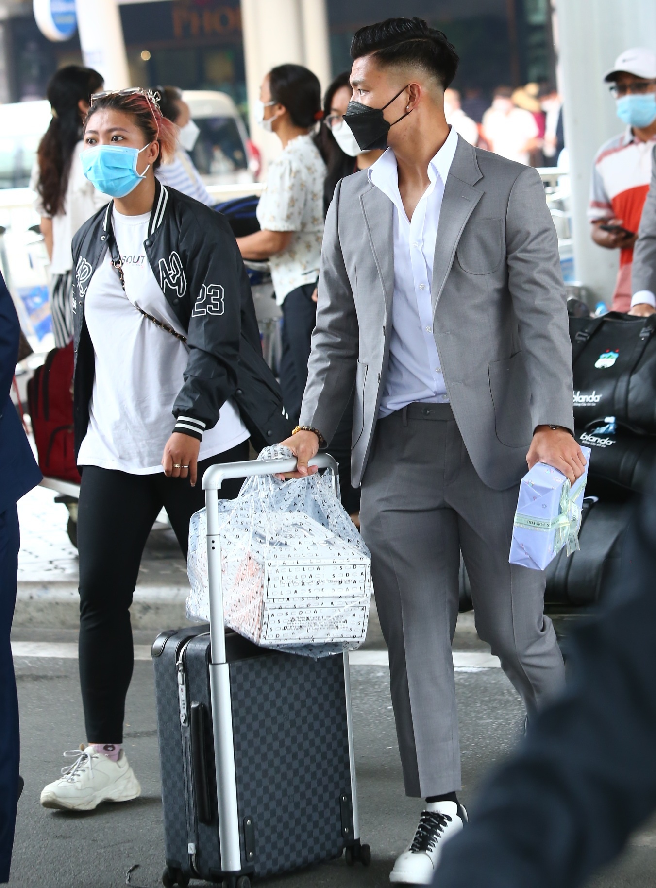 cong phuong be con cung hagl du ac champions league anh 9