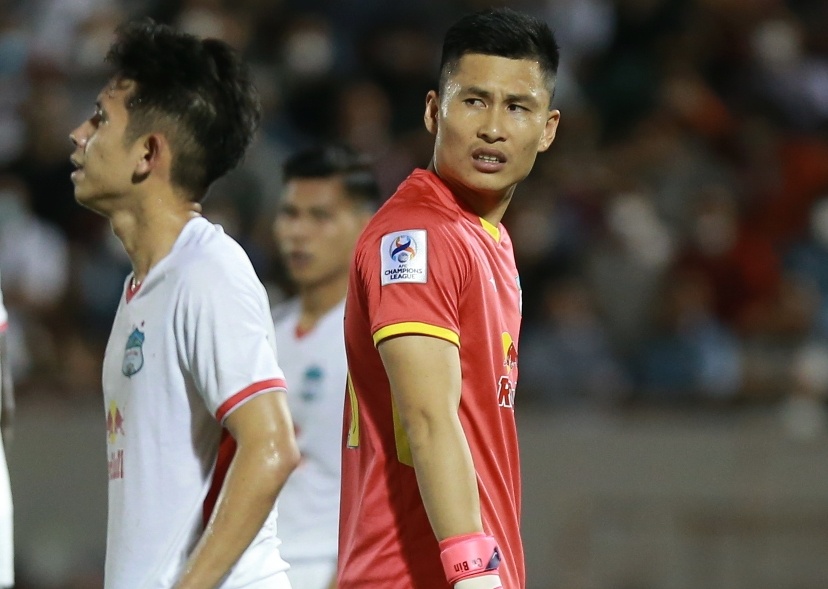 Thu mon Tuan Linh buc vi hang thu HAGL lo la hinh anh