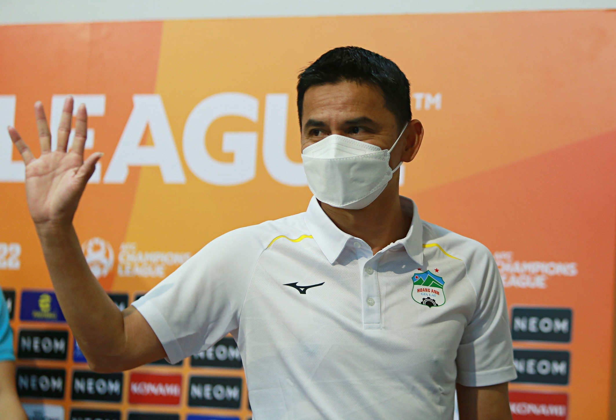 bau duc muon xuat khau cau thu hagl anh 1