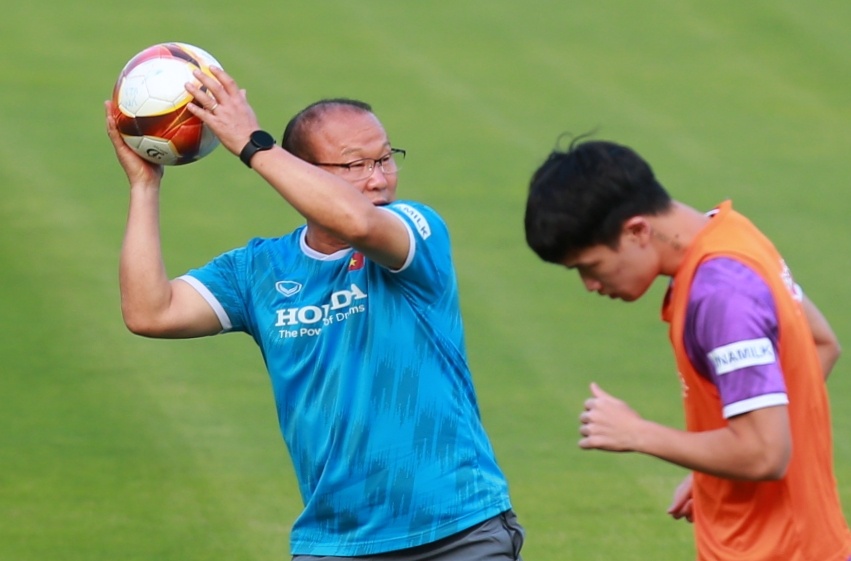 Hoc tro ne cu nem bong cua thay Park Hang-seo hinh anh