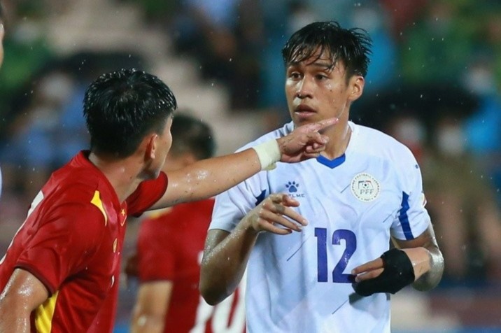 Van Do noi nong vi cau thu Philippines choi tieu xao hinh anh