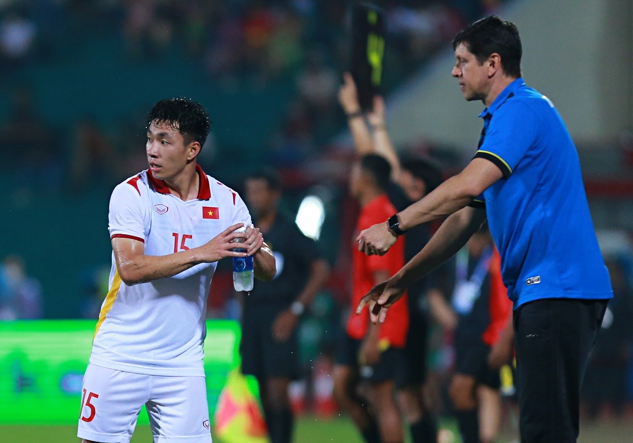 Hanh dong dep cua tien ve U23 Viet Nam anh 4