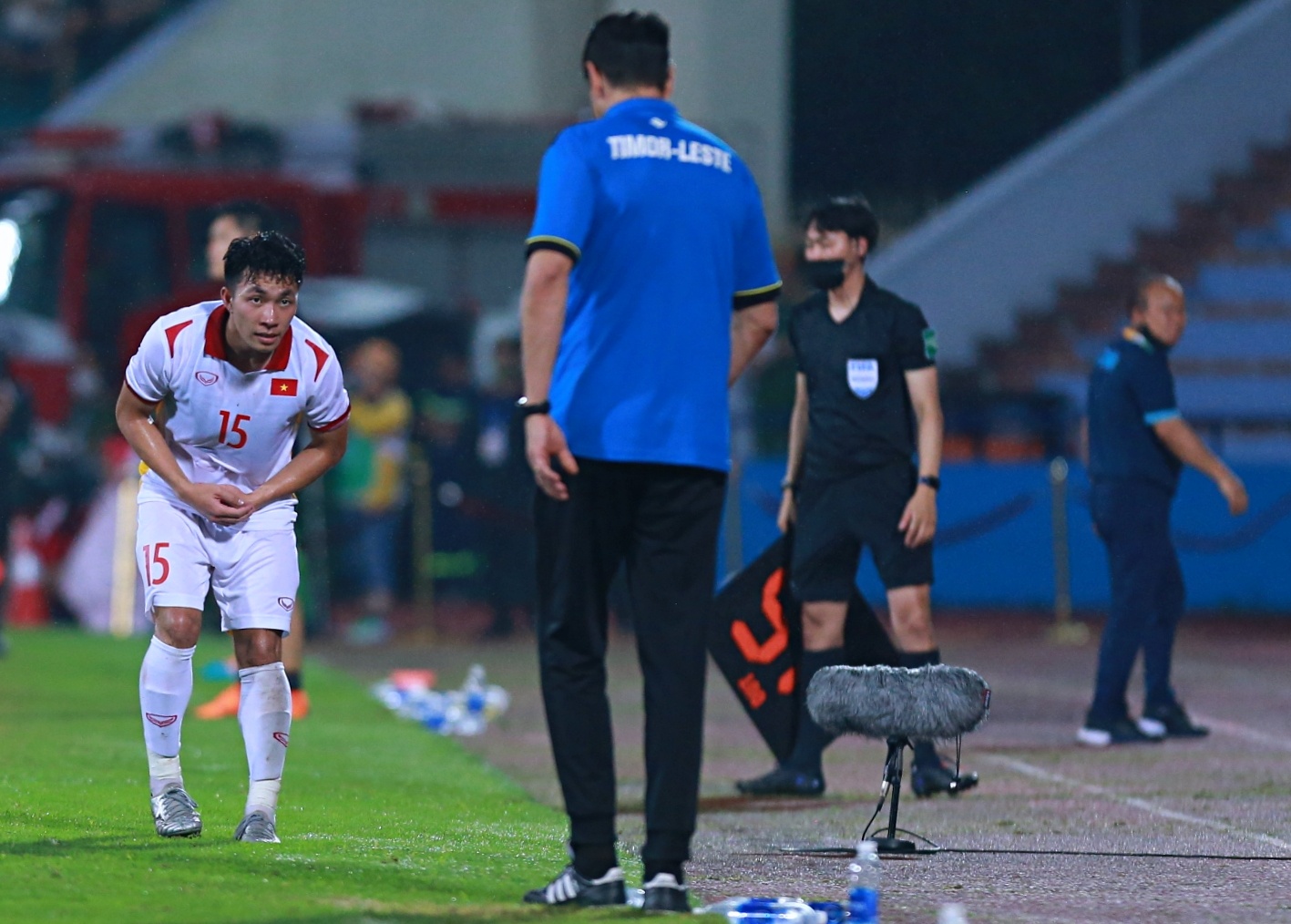 Hanh dong dep cua tien ve U23 Viet Nam anh 1