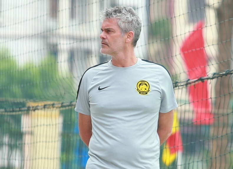 GDKT nguoi Australia soi ky san tap U23 Viet Nam hinh anh