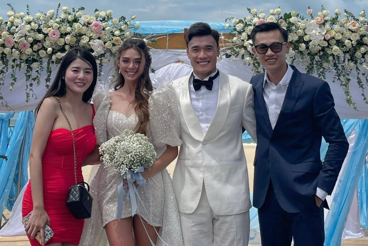 Thu mon Bui Tien Dung lay vo hinh anh