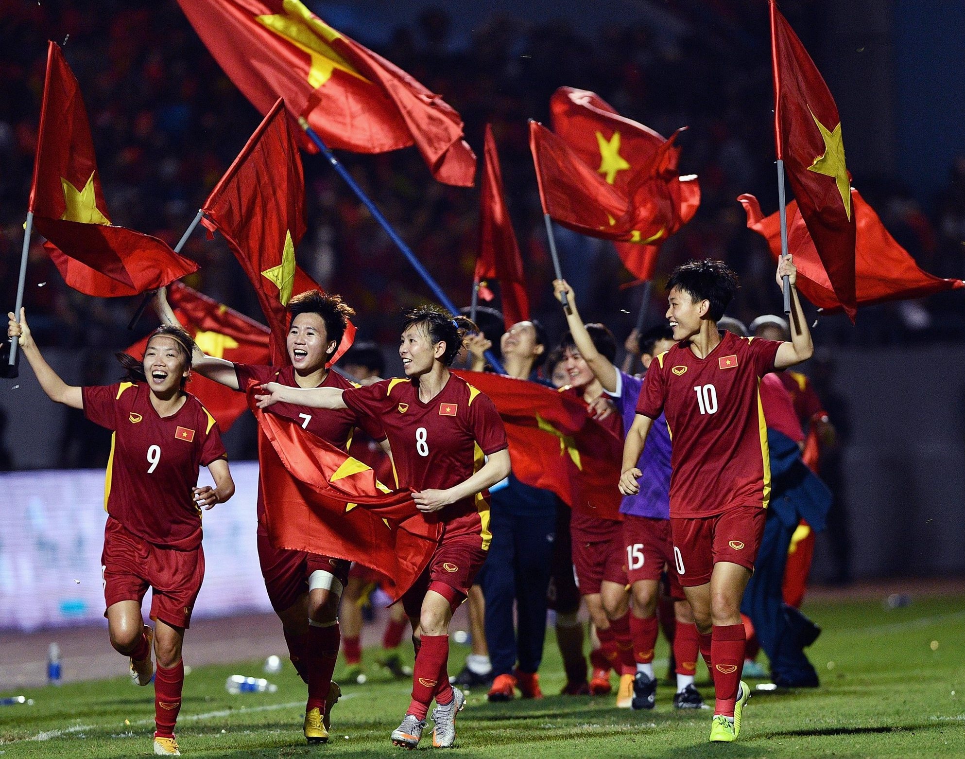 Thu tuong khen tuyen bong da nu Viet Nam hinh anh