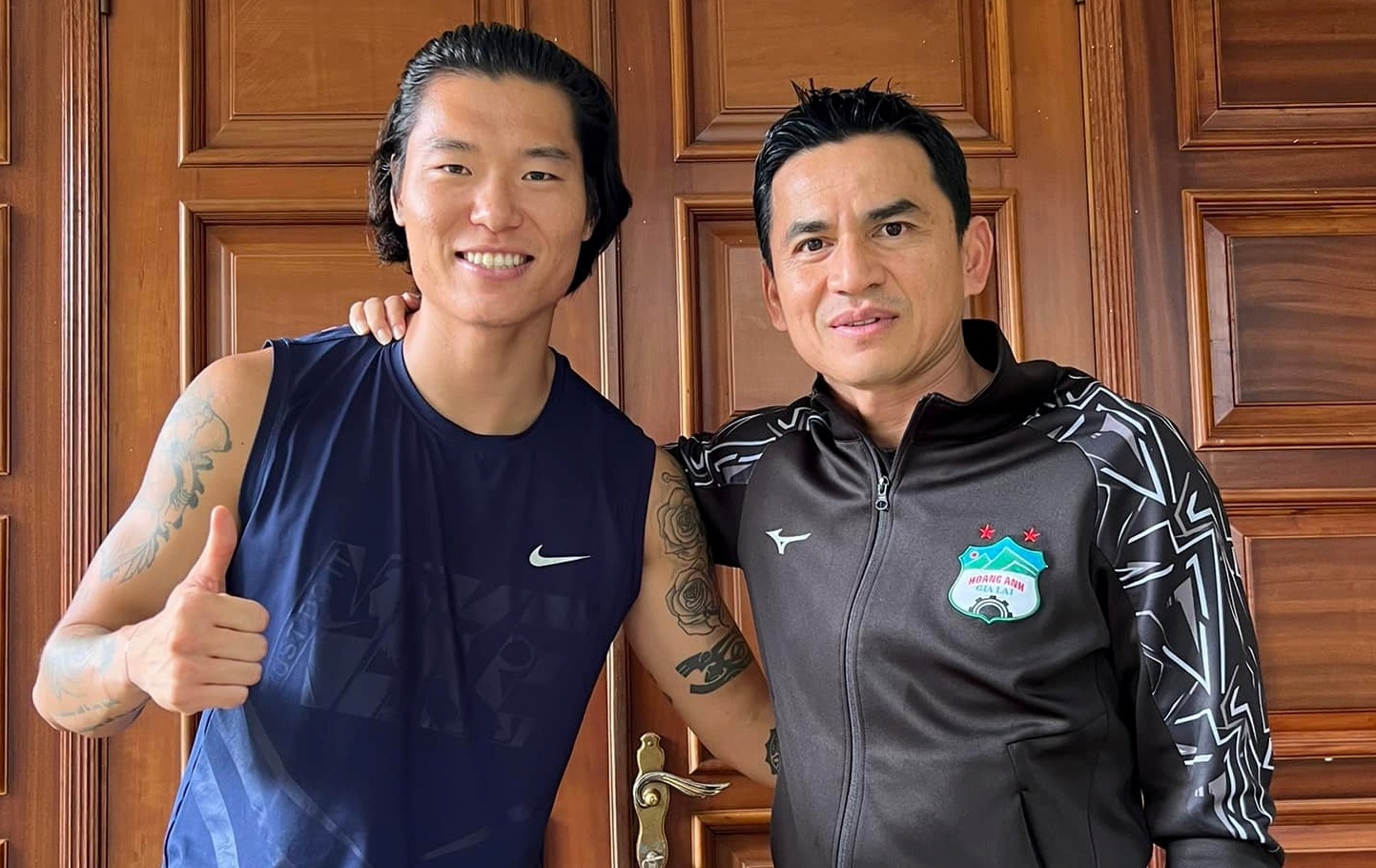 Trung ve HAGL ve Han Quoc di nghia vu quan su hinh anh