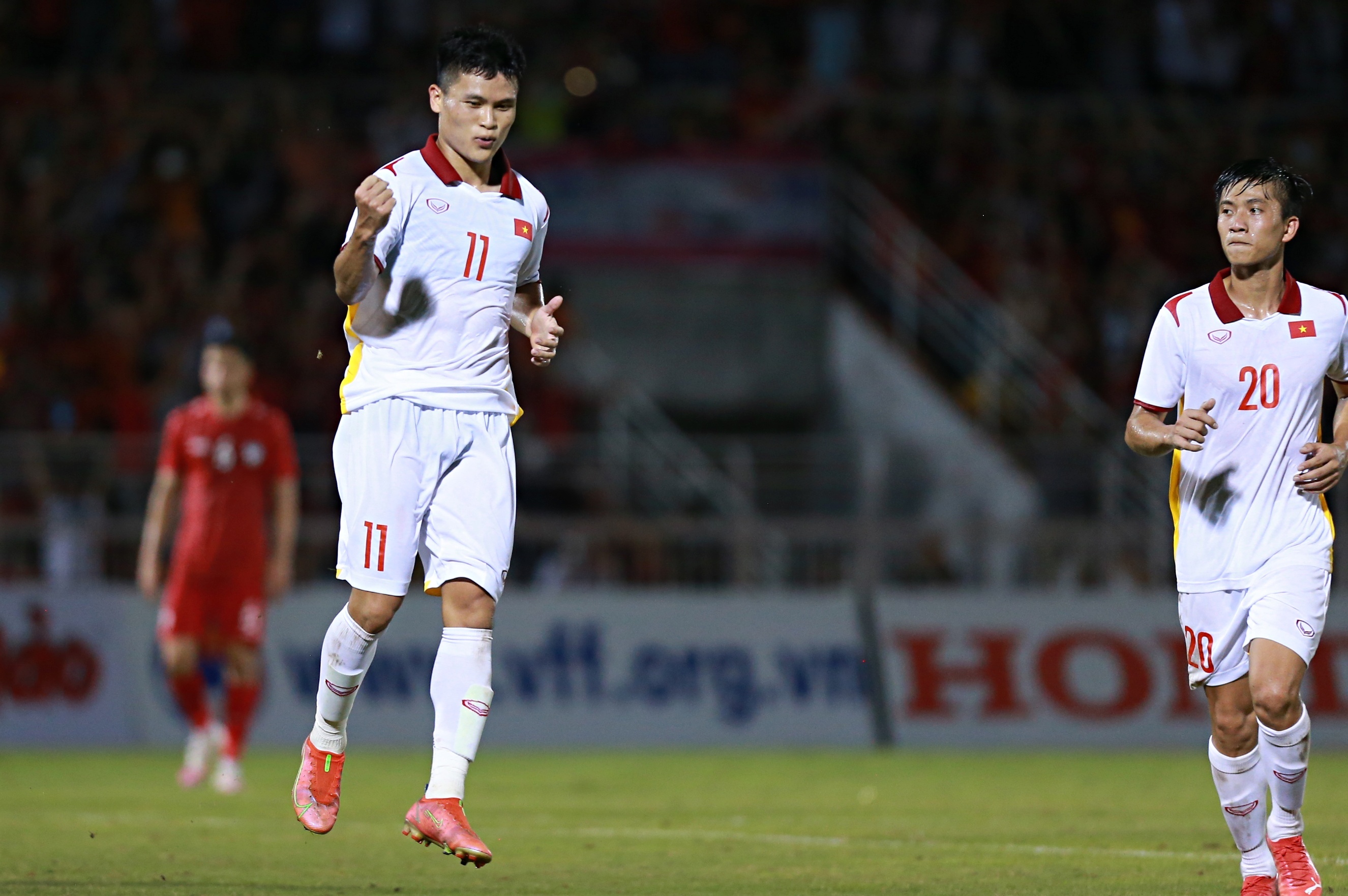 Ngay vat va cua Van Lam va Adriano Schmidt anh 9