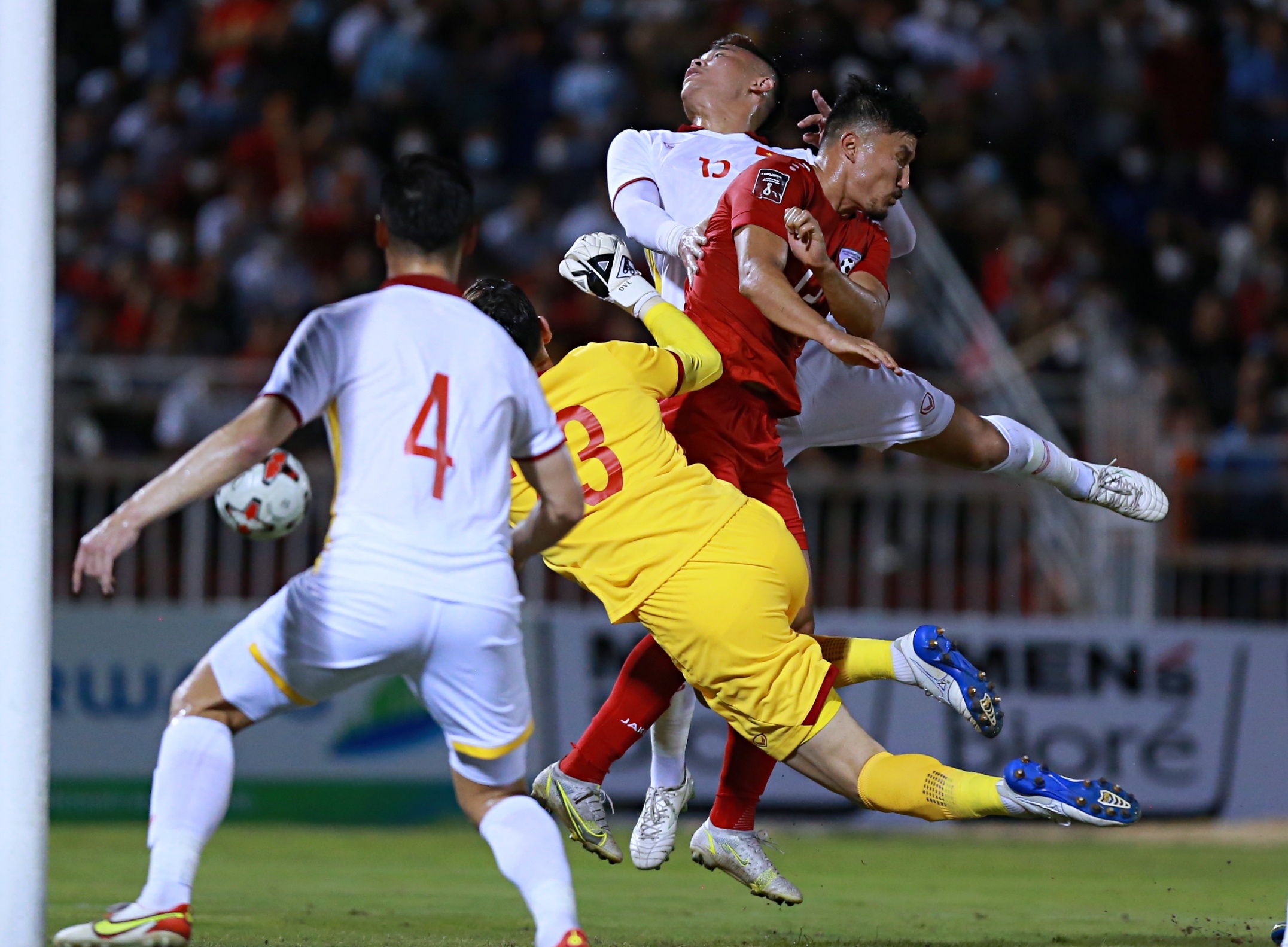 Ngay vat va cua Van Lam va Adriano Schmidt anh 4