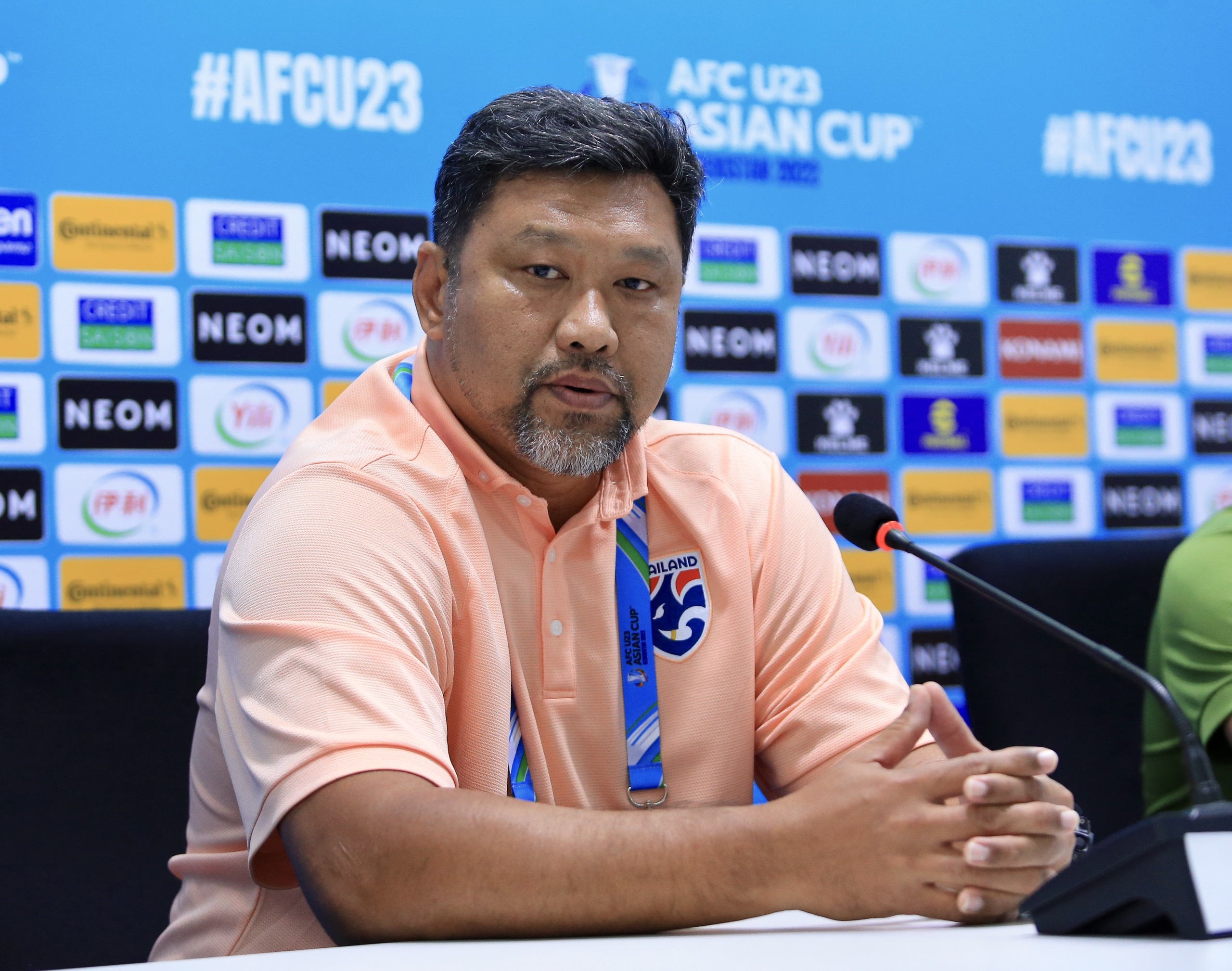 HLV Thai Lan: Chung toi mac sai lam truoc Viet Nam hinh anh