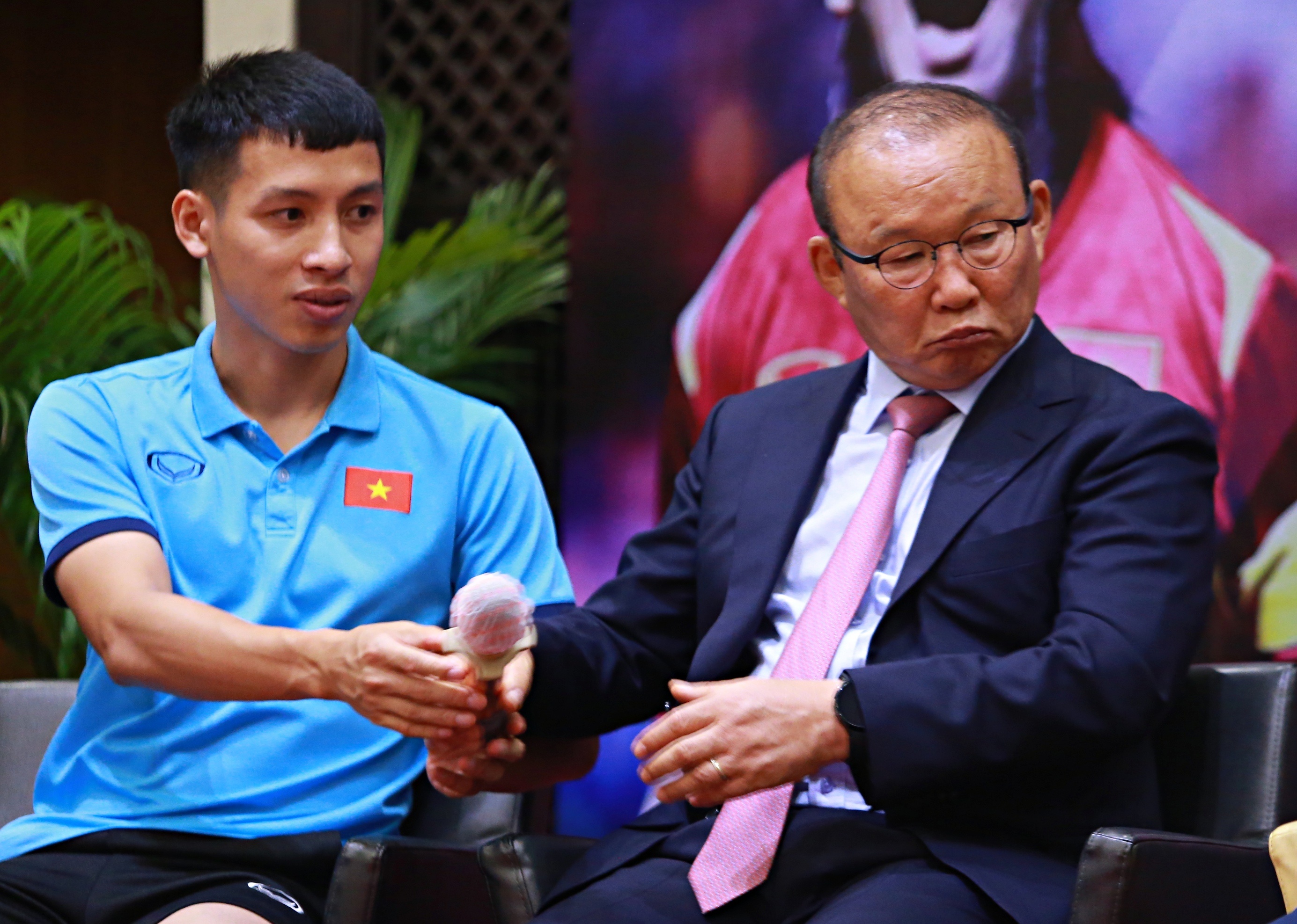 HLV Park du doan U23 Viet Nam thang Thai Lan 1-0 hinh anh