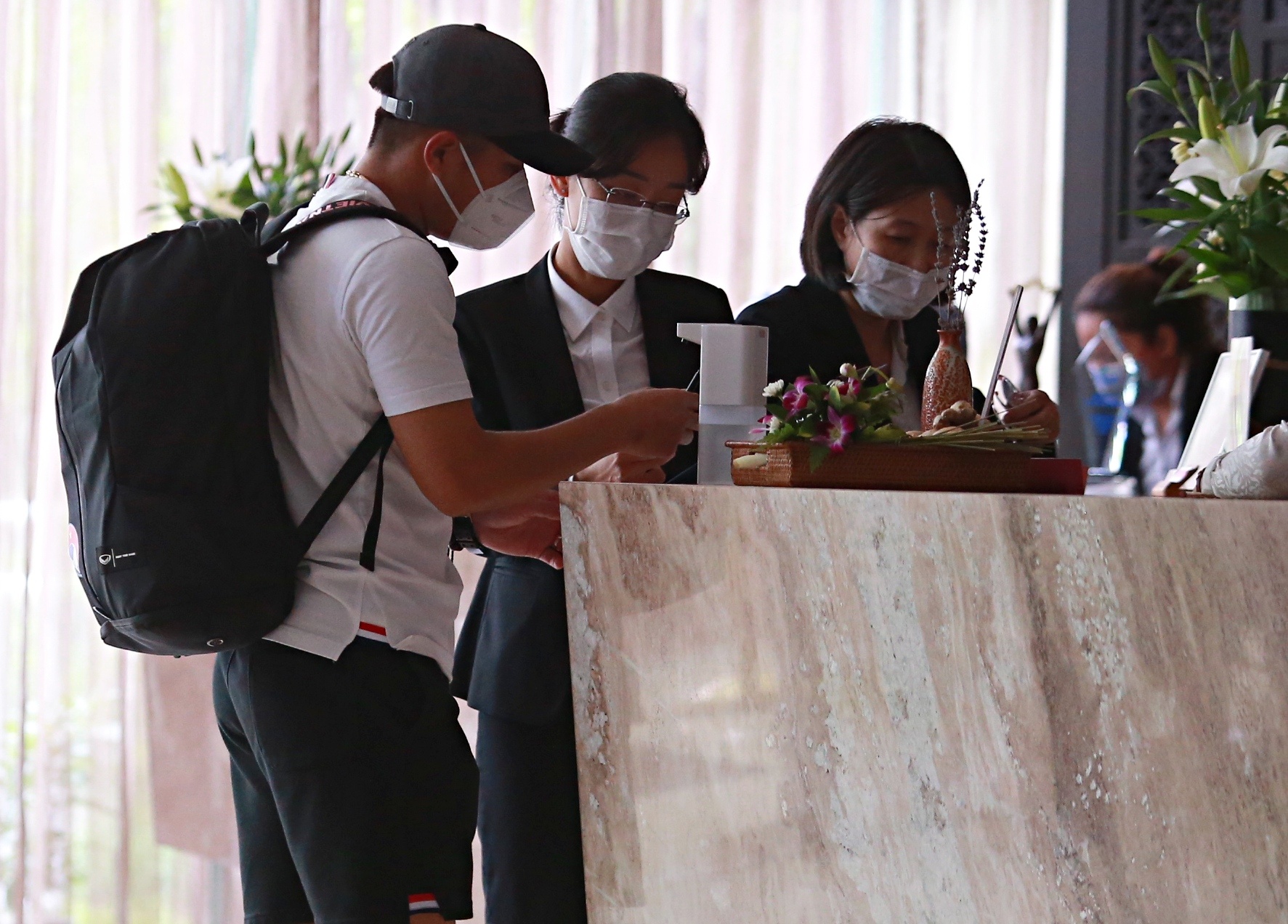 Tuan Hai giup Duy Manh giai quyet su so anh 9