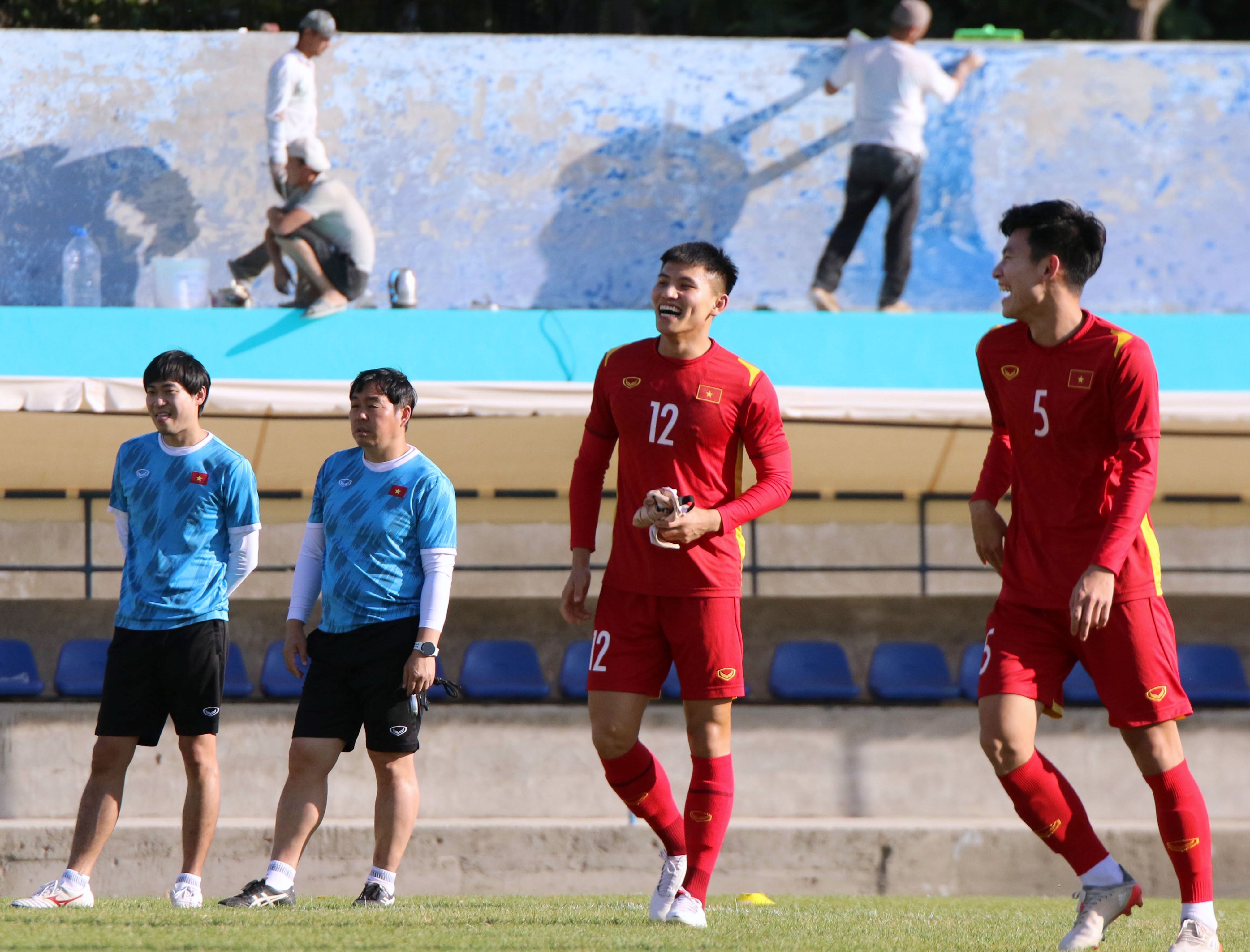 U23 Viet ru bo ap luc truoc tran gap Malaysia anh 4