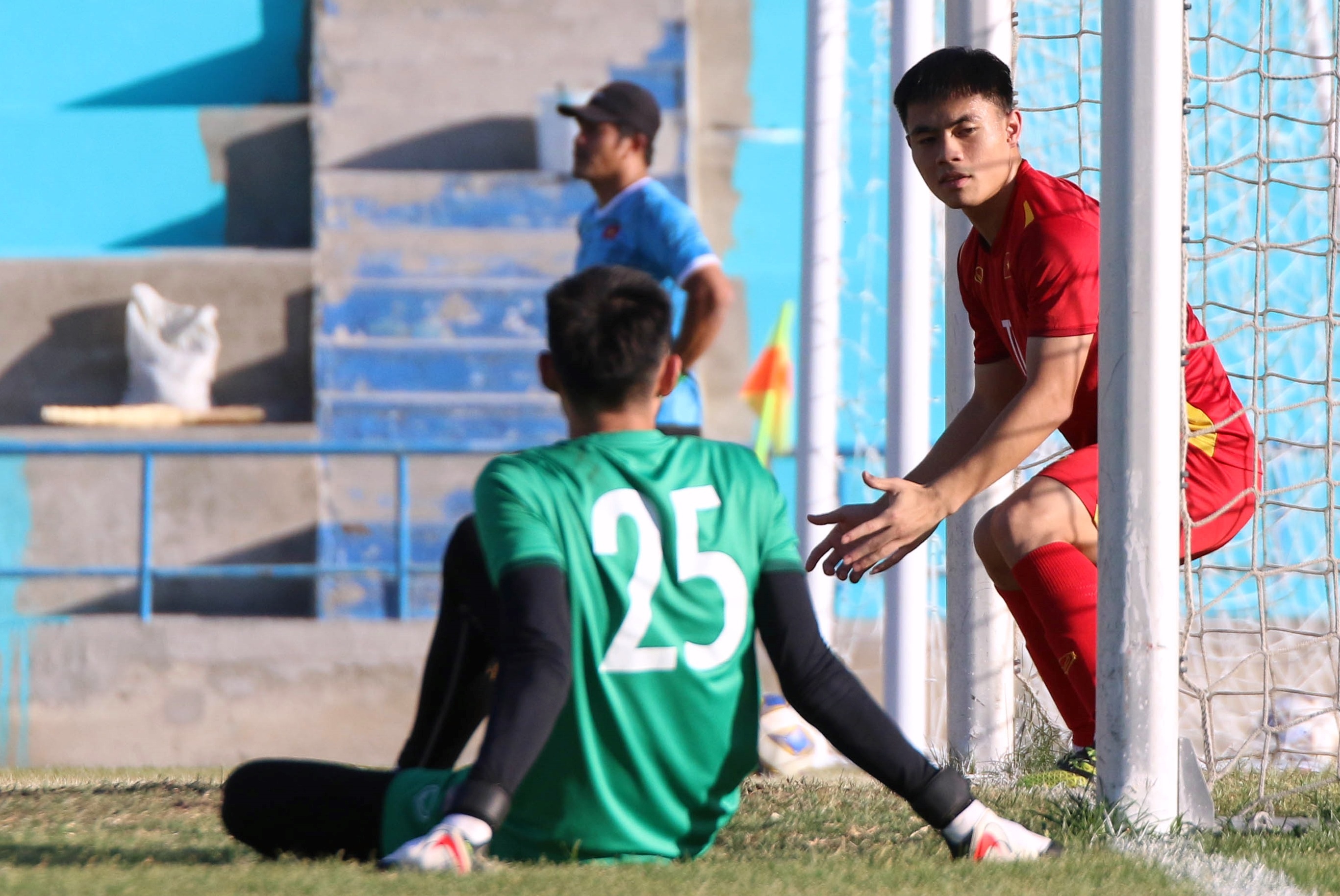 U23 Viet ru bo ap luc truoc tran gap Malaysia anh 7