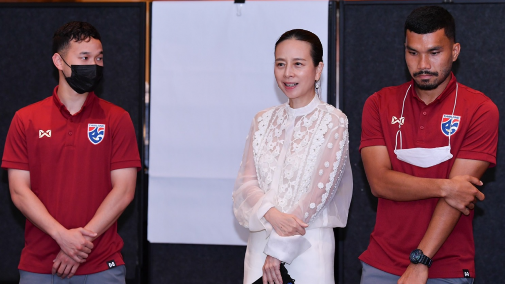 Tro ly Madame Pang bi to quay roi cau thu Thai Lan anh 1