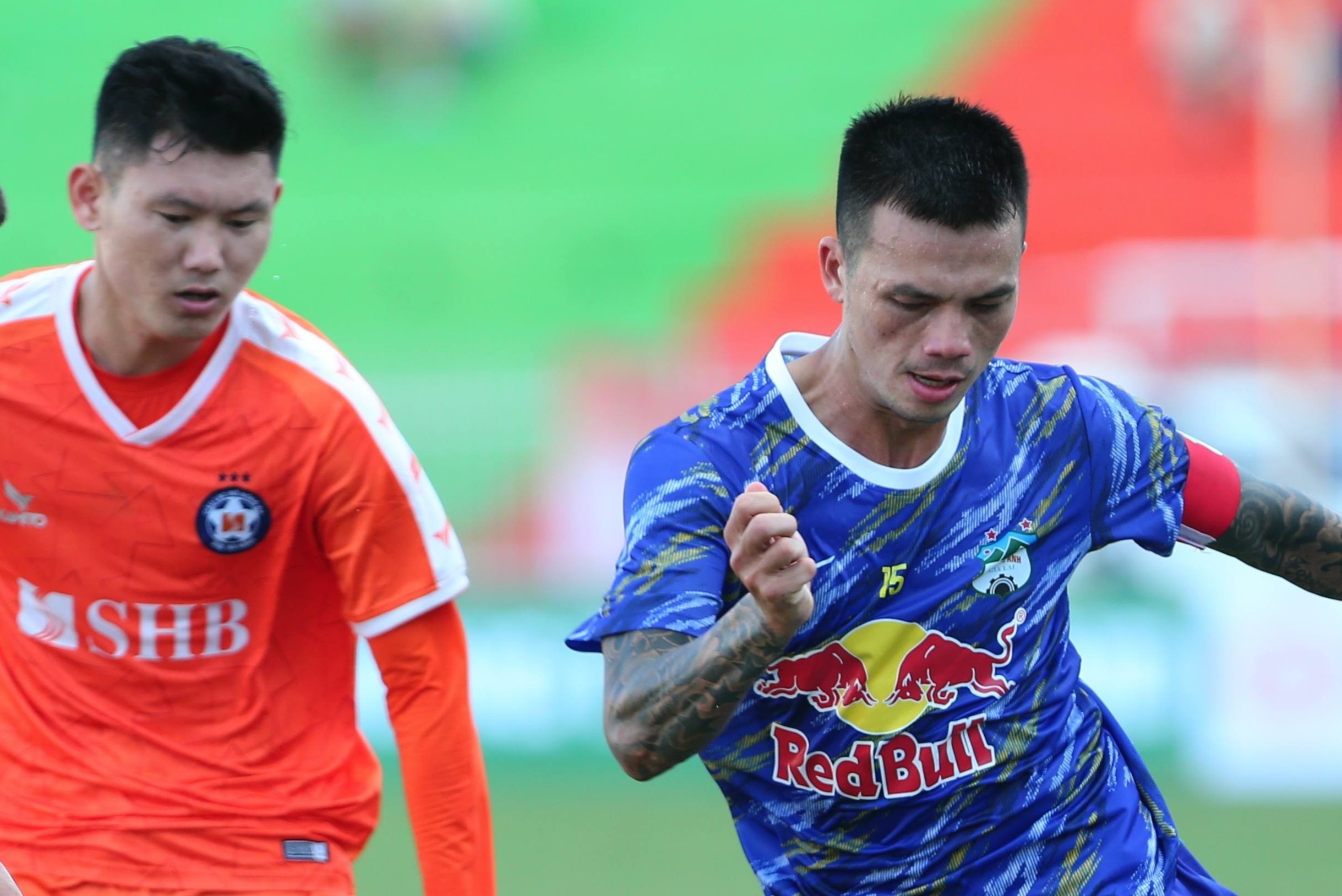 Co hai mua giai V.League trong nam 2023 hinh anh