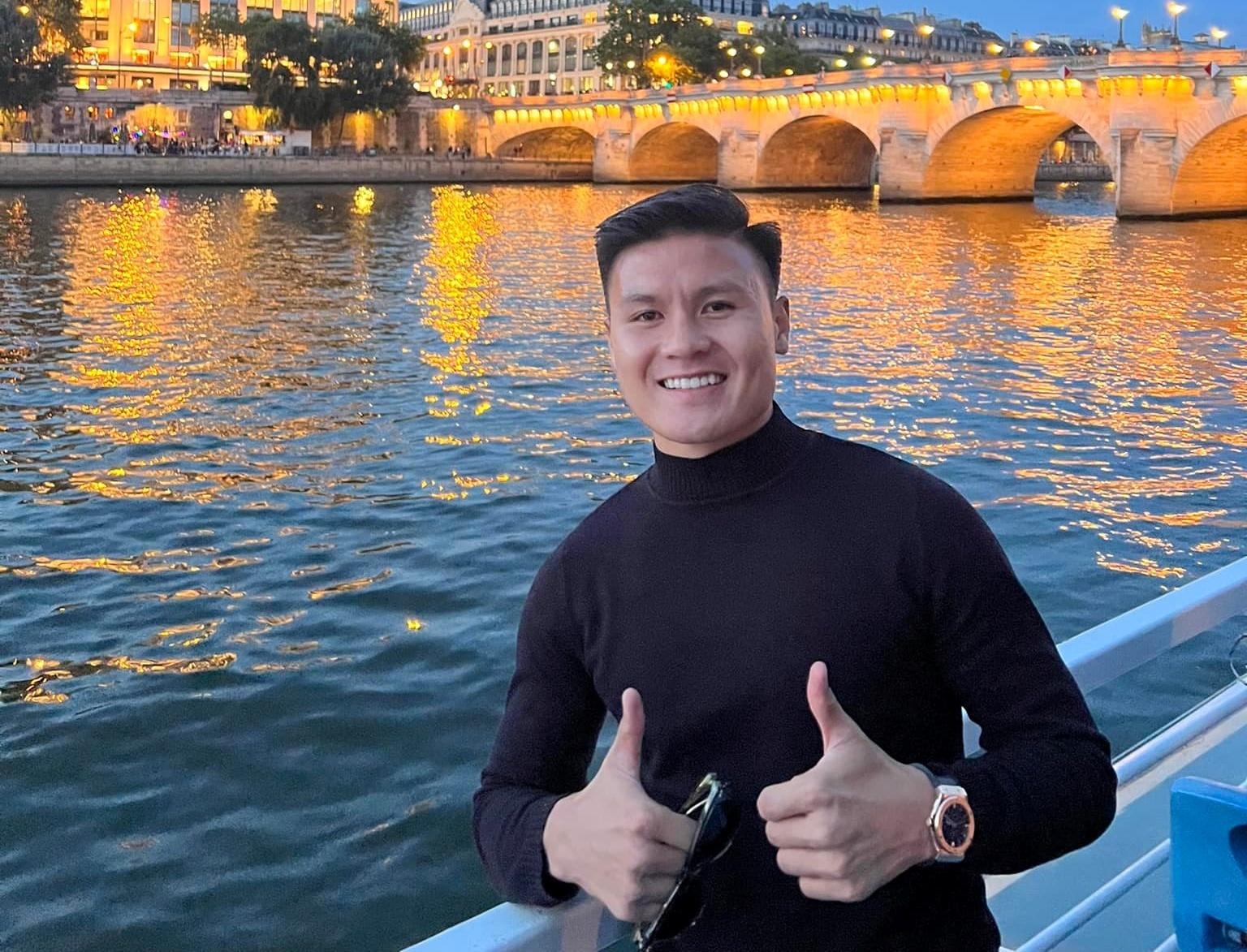 Quang Hai nhan luong 1 ty dong/nam o Pau hinh anh