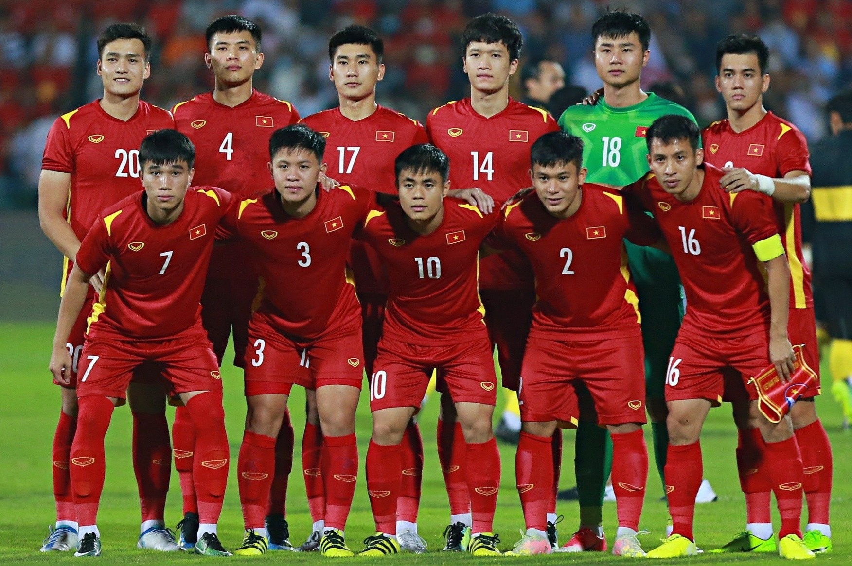 Doanh nghiep de xuat U23 Viet Nam du V.League hinh anh