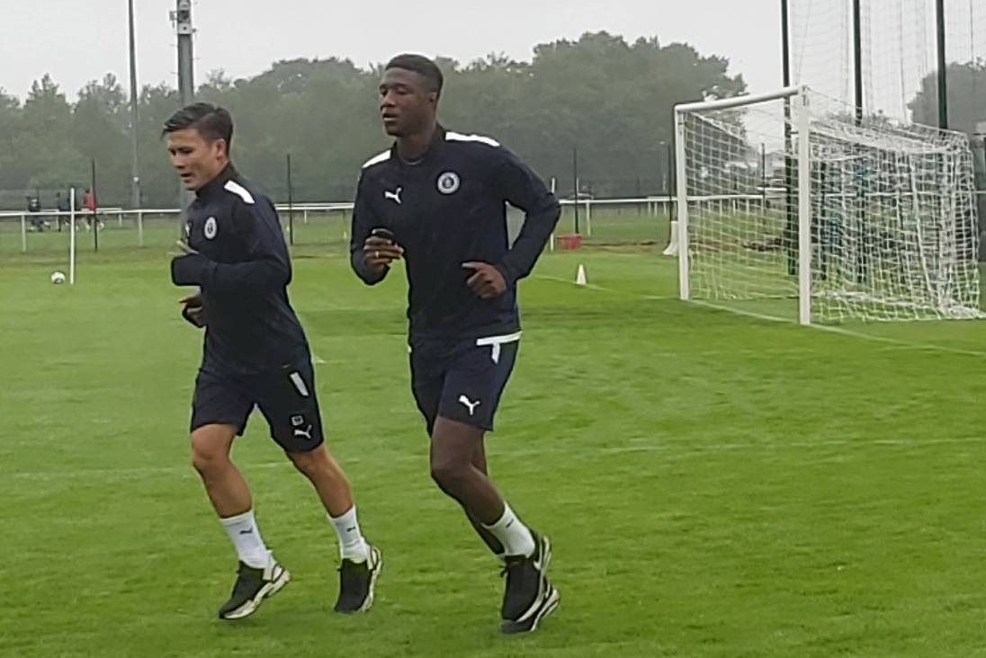 Quang Hai tap buoi dau tien o Pau FC anh 1