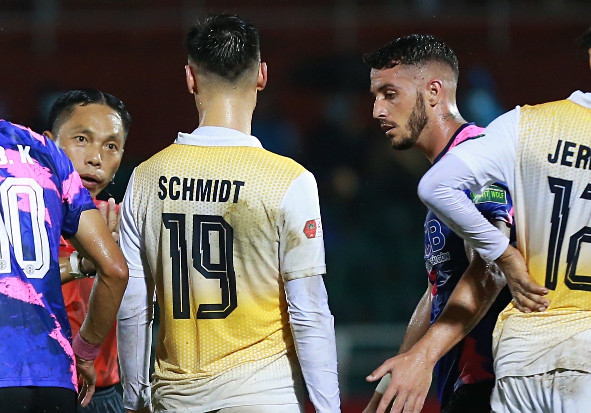 Ngoai binh CLB Sai Gon gay han voi Adriano Schmidt anh 3