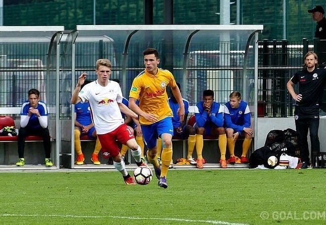 Cau thu Viet kieu Duc thu viec o CLB Sai Gon anh 1