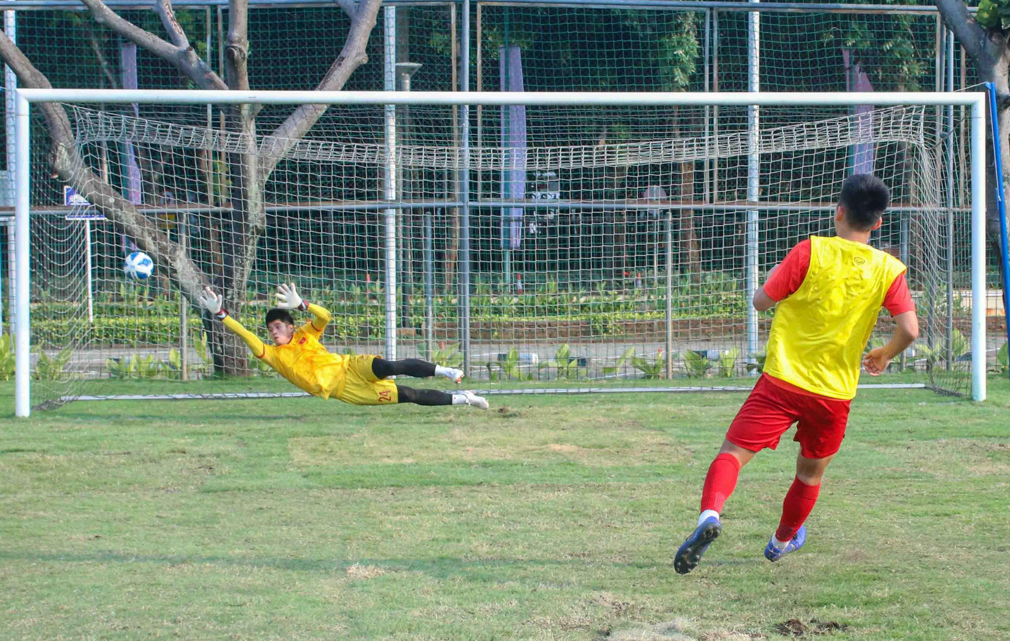 Canh sat Indonesia siet chat an ninh cho U19 Viet Nam anh 9