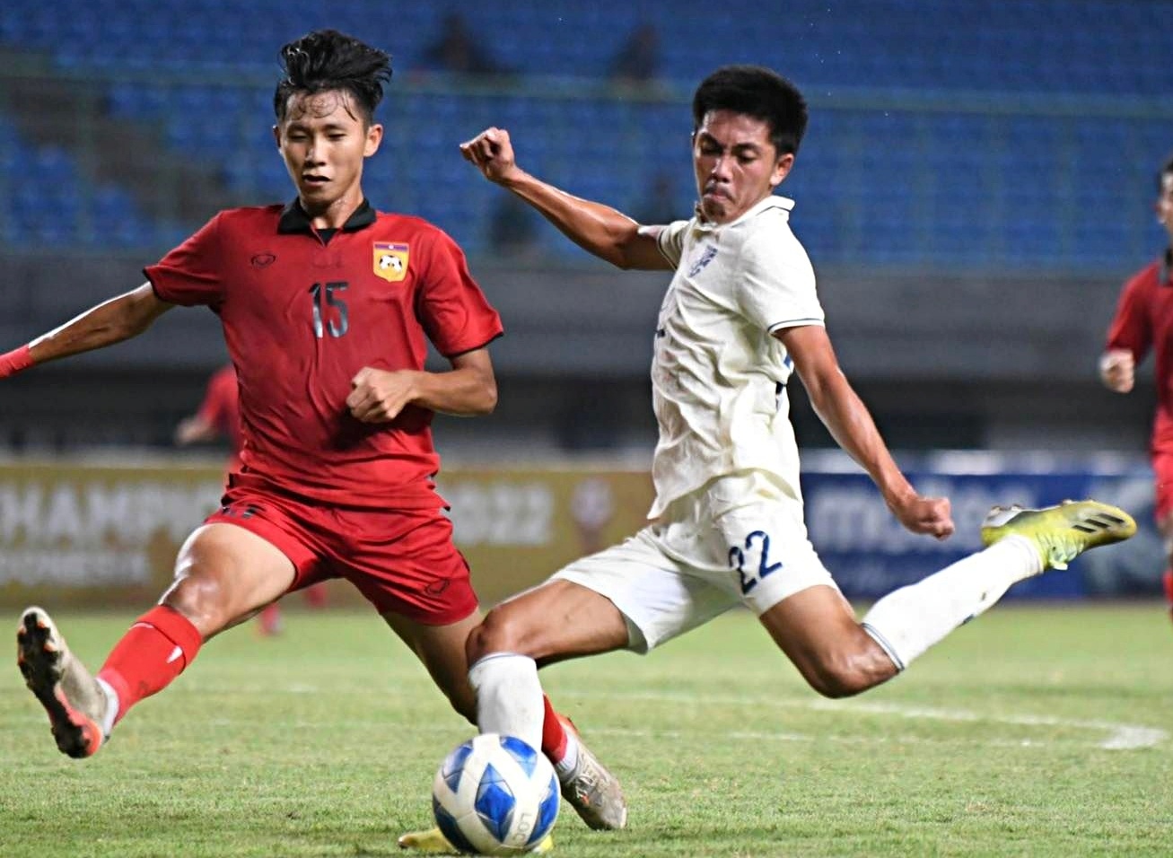 Bao Lao goi chien thang U19 Thai Lan la lich su hinh anh