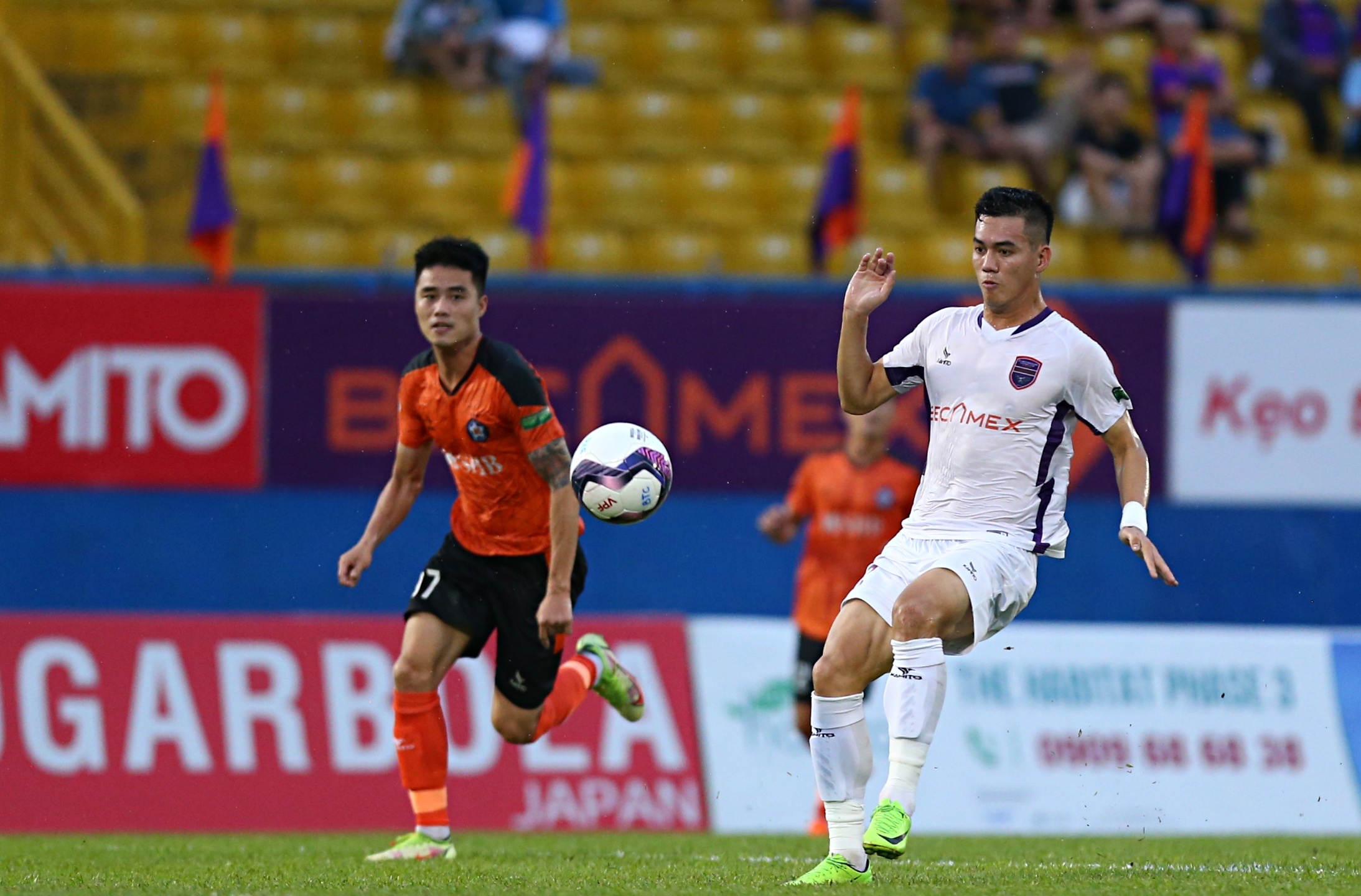 Tien Linh trung phat hai cuu binh U23 Viet Nam anh 1