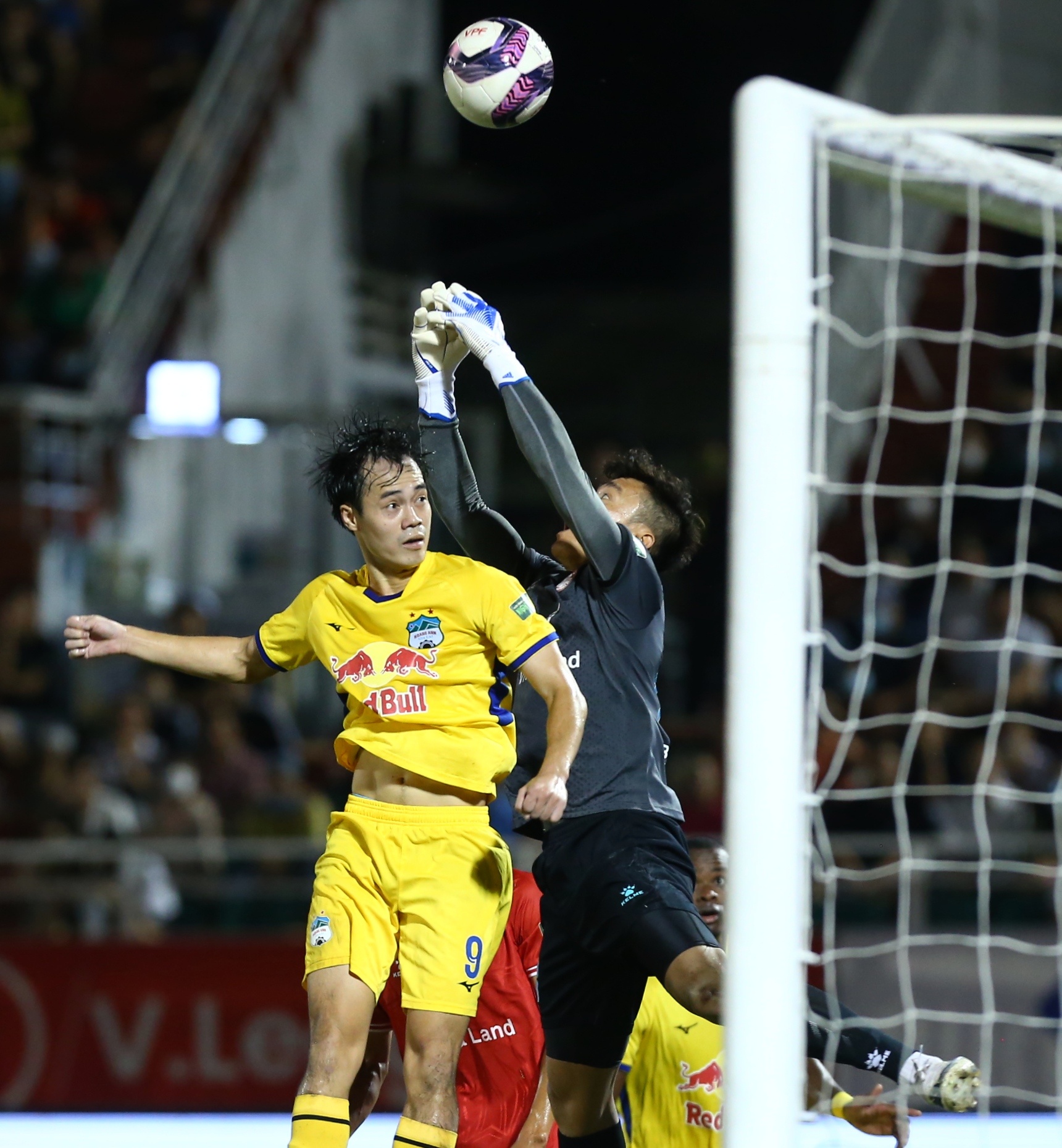 Bui Tien Dung sai lam truoc HAGL anh 3