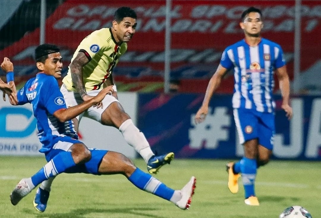 Ngoai binh o Indonesia den CLB Ha Tinh anh 1