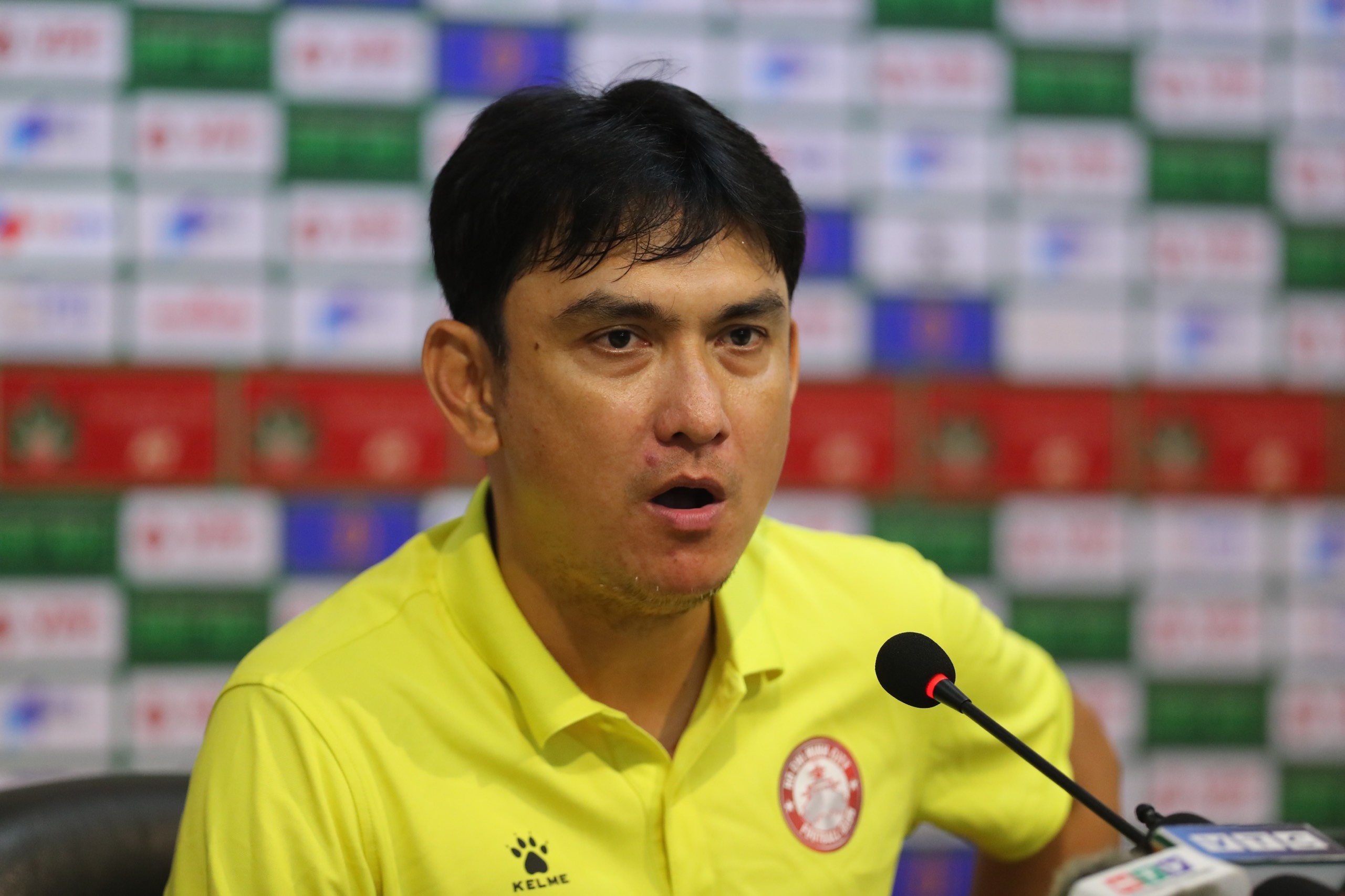 Tran Minh Chien bo hop bao sau 3 tran thua lien tiep anh 1