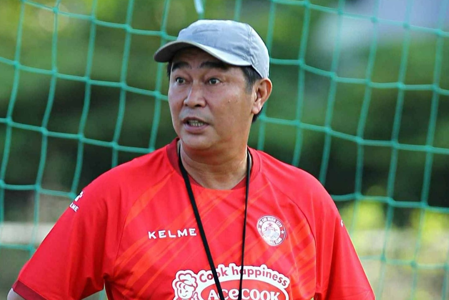 HLV Tran Minh Chien bo hop bao sau 3 tran thua lien tiep hinh anh