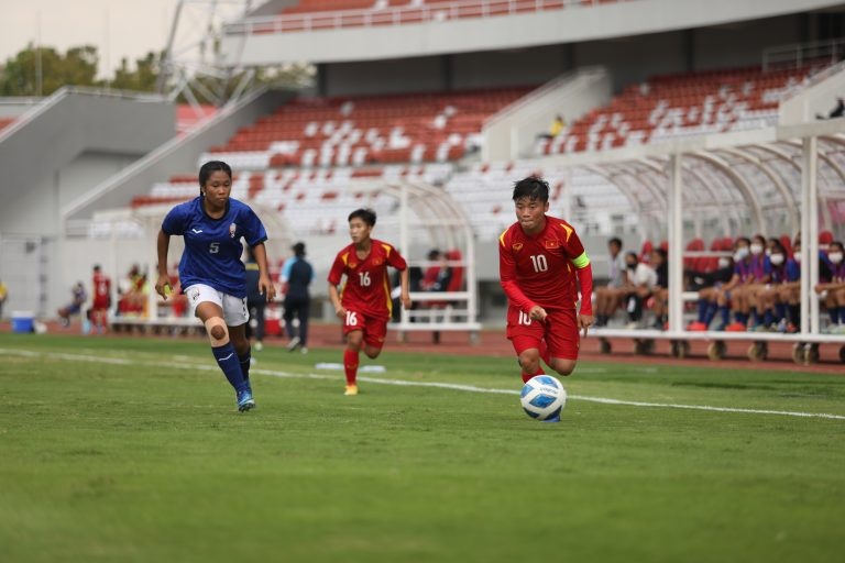 U18 nu Viet Nam ghi 5 ban trong 40 phut anh 1