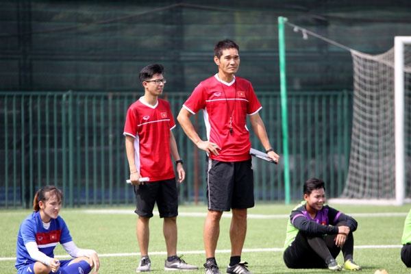 HLV Nhat Ban dua U18 nu Viet Nam vao chung ket anh 1