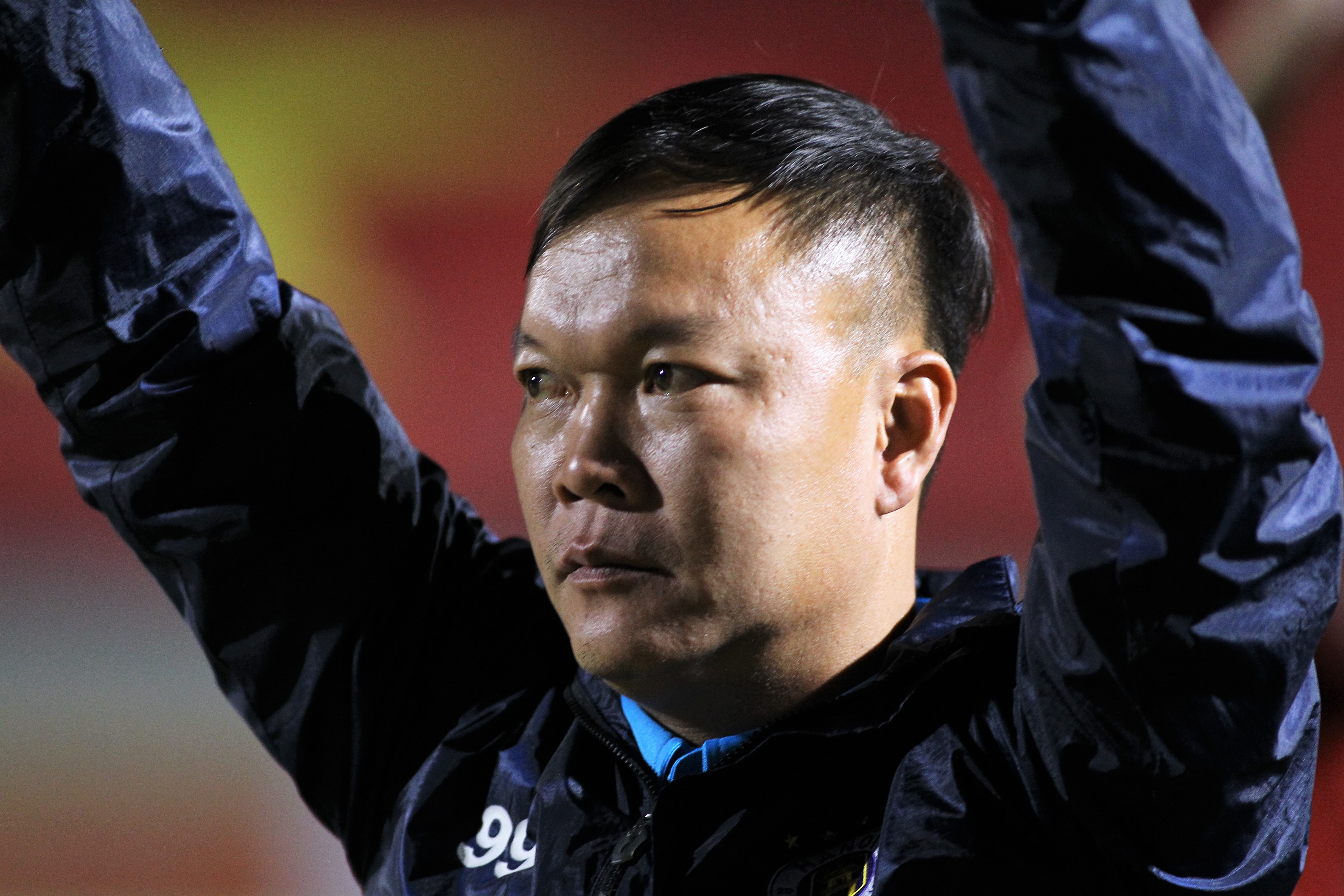 Cuu thu mon Duong Hong Son tu chuc HLV doi Quang Nam hinh anh