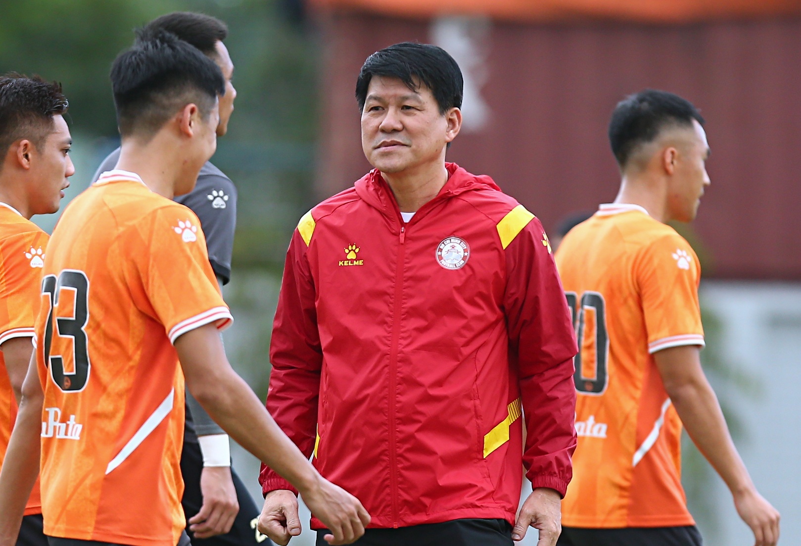 HLV Vu Tien Thanh: 'Toi khong co dua than' hinh anh