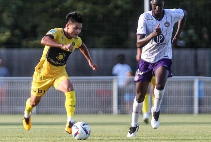 Quang Hai sap duoc thi dau tren san moi hinh anh