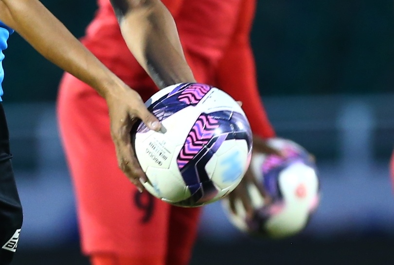 HLV doi TP.HCM buc xuc voi nhung cau be nhat bong o san Nam Dinh hinh anh