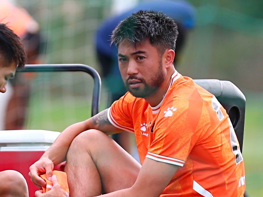 Lee Nguyen tap kin trong ngay dau tai xuat o CLB TP.HCM hinh anh