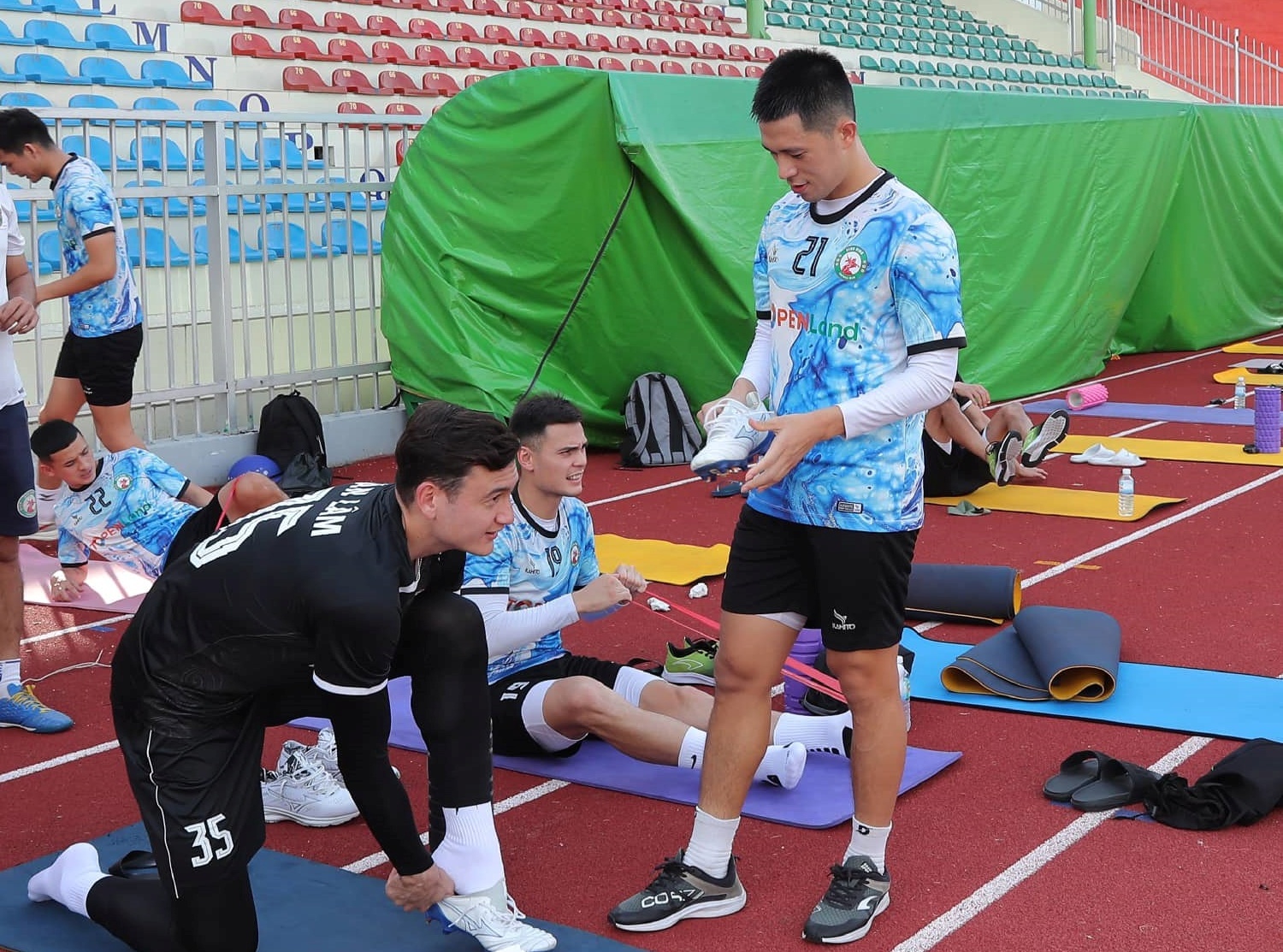 ban gai van lam anh 4