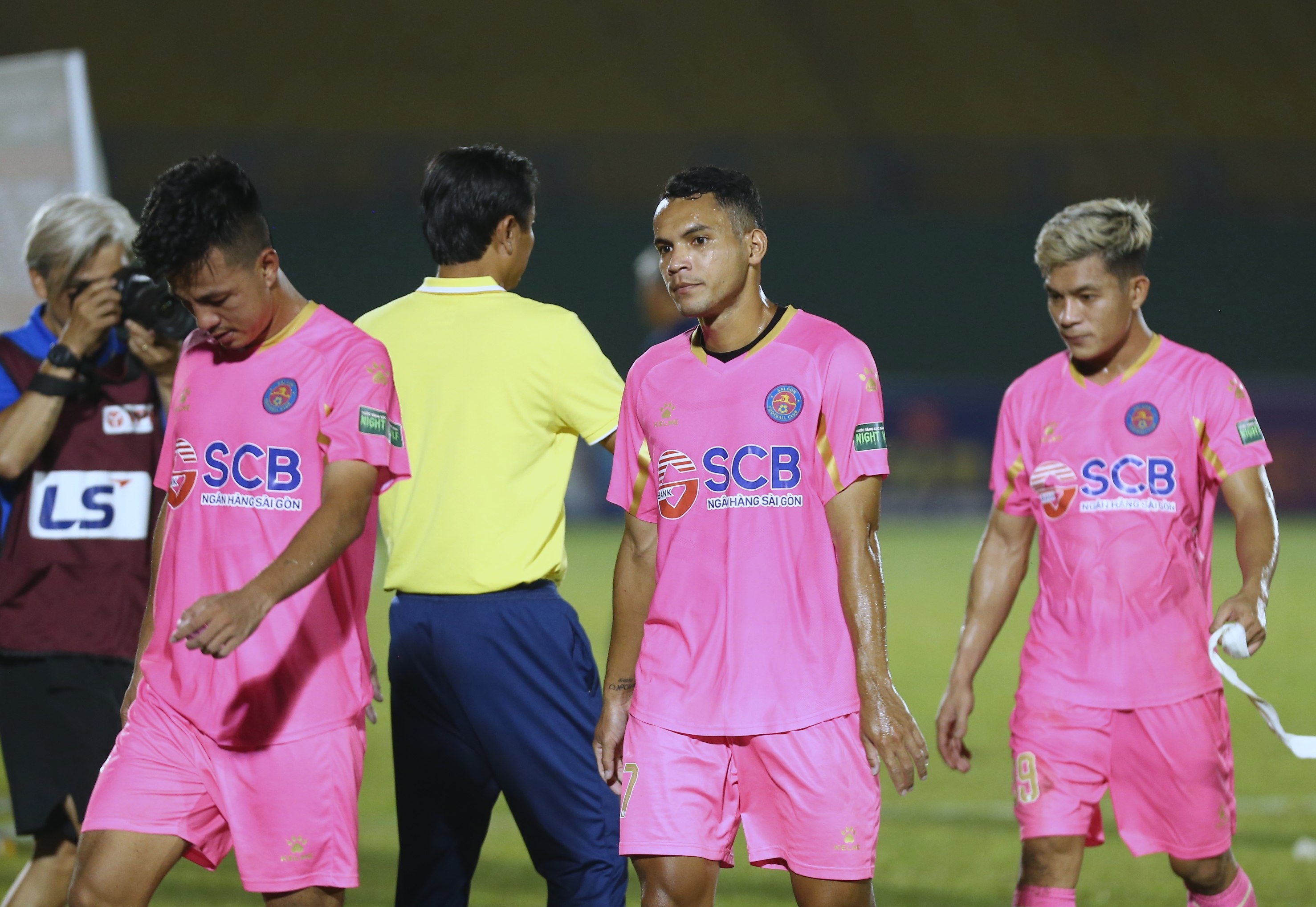 bi kich bong da anh 1