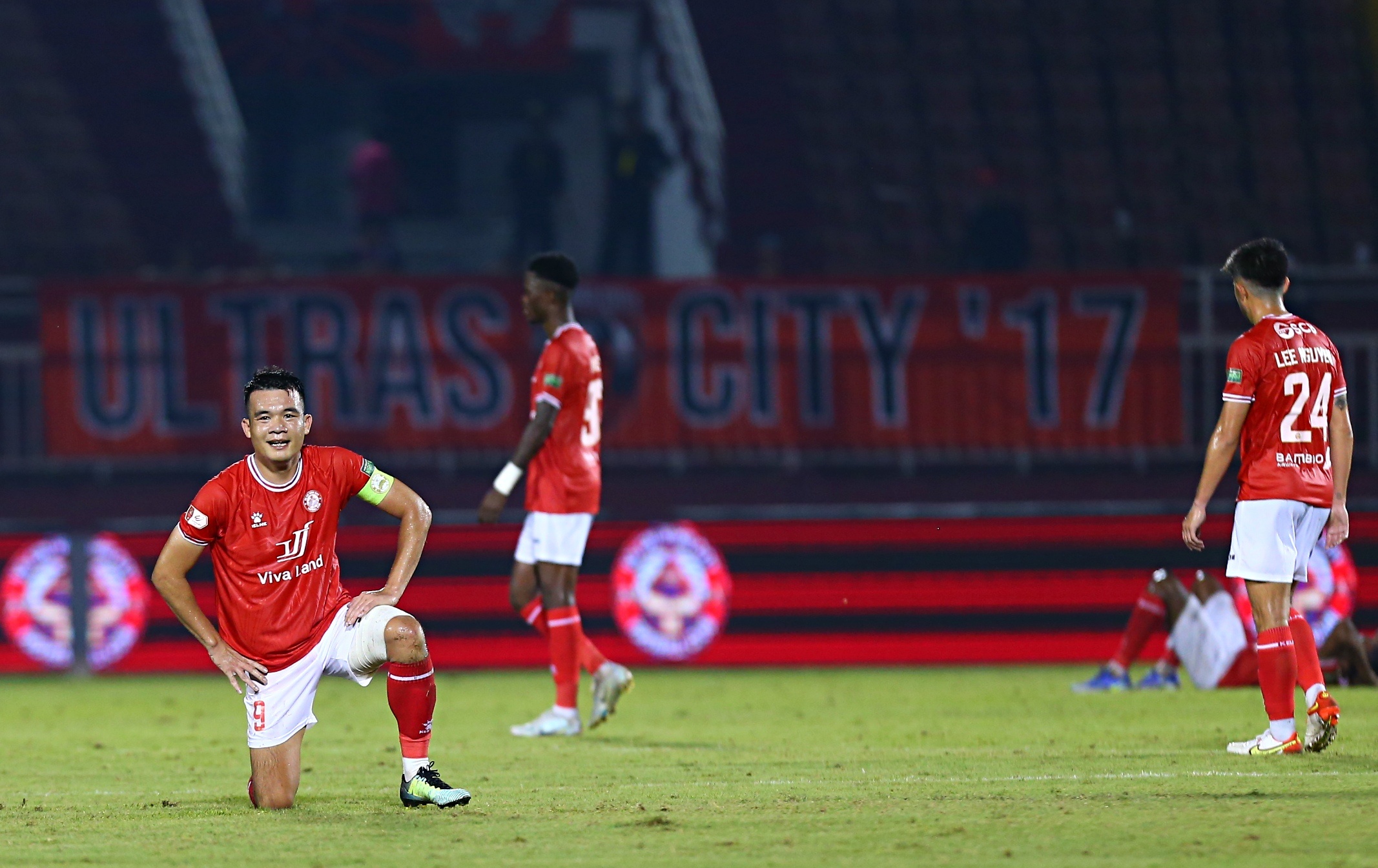 bi kich bong da anh 3